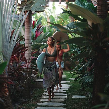 Seaside Tribe - Boutique Surf Stay & Retreat Tanah Lot Екстериор снимка
