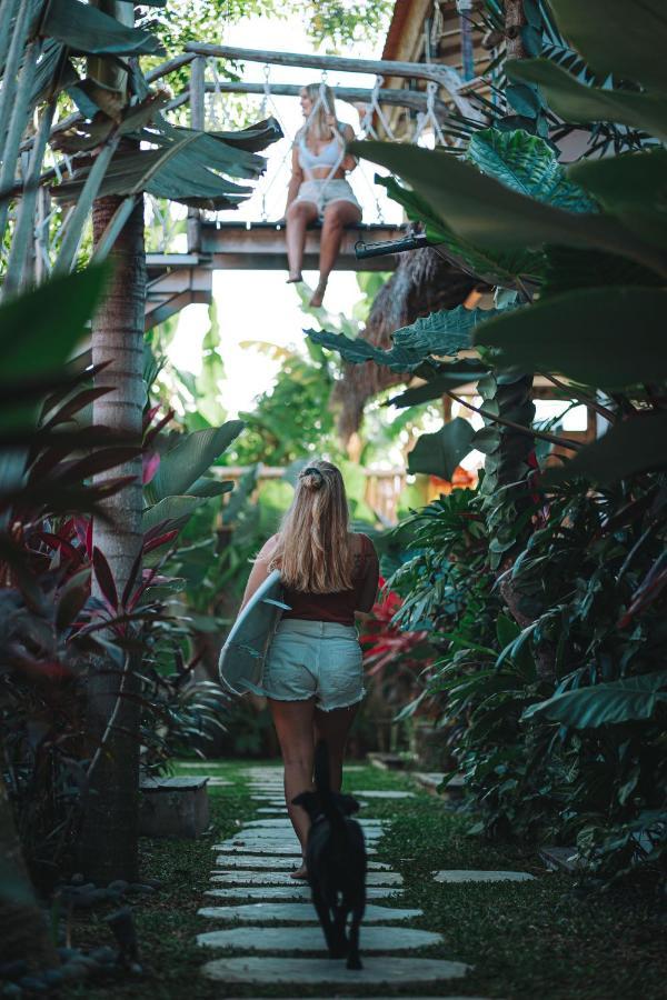 Seaside Tribe - Boutique Surf Stay & Retreat Tanah Lot Екстериор снимка
