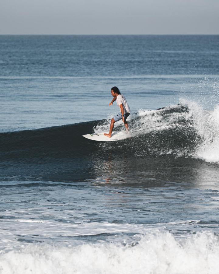 Seaside Tribe - Boutique Surf Stay & Retreat Tanah Lot Екстериор снимка